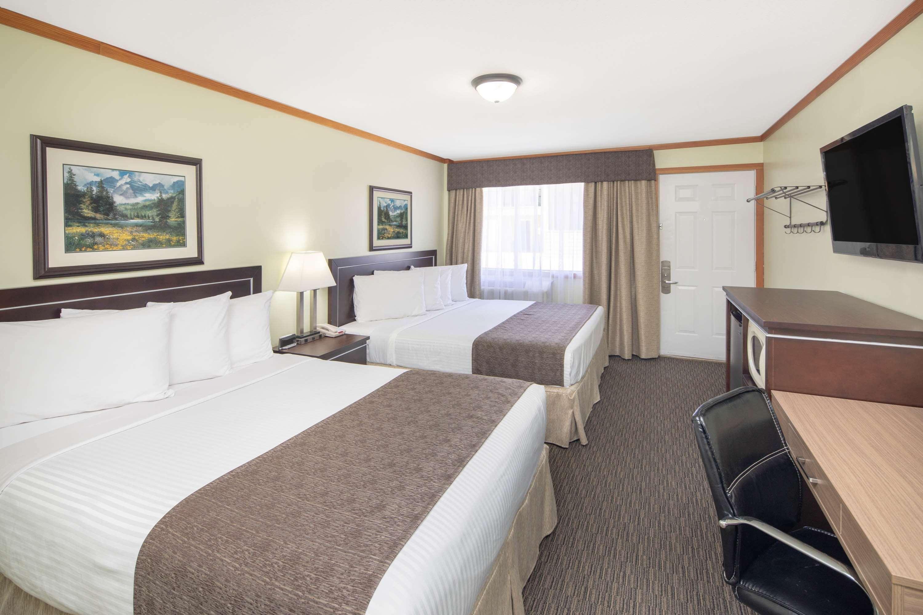 Travelodge By Wyndham Golden Sportsman Lodge Exteriér fotografie