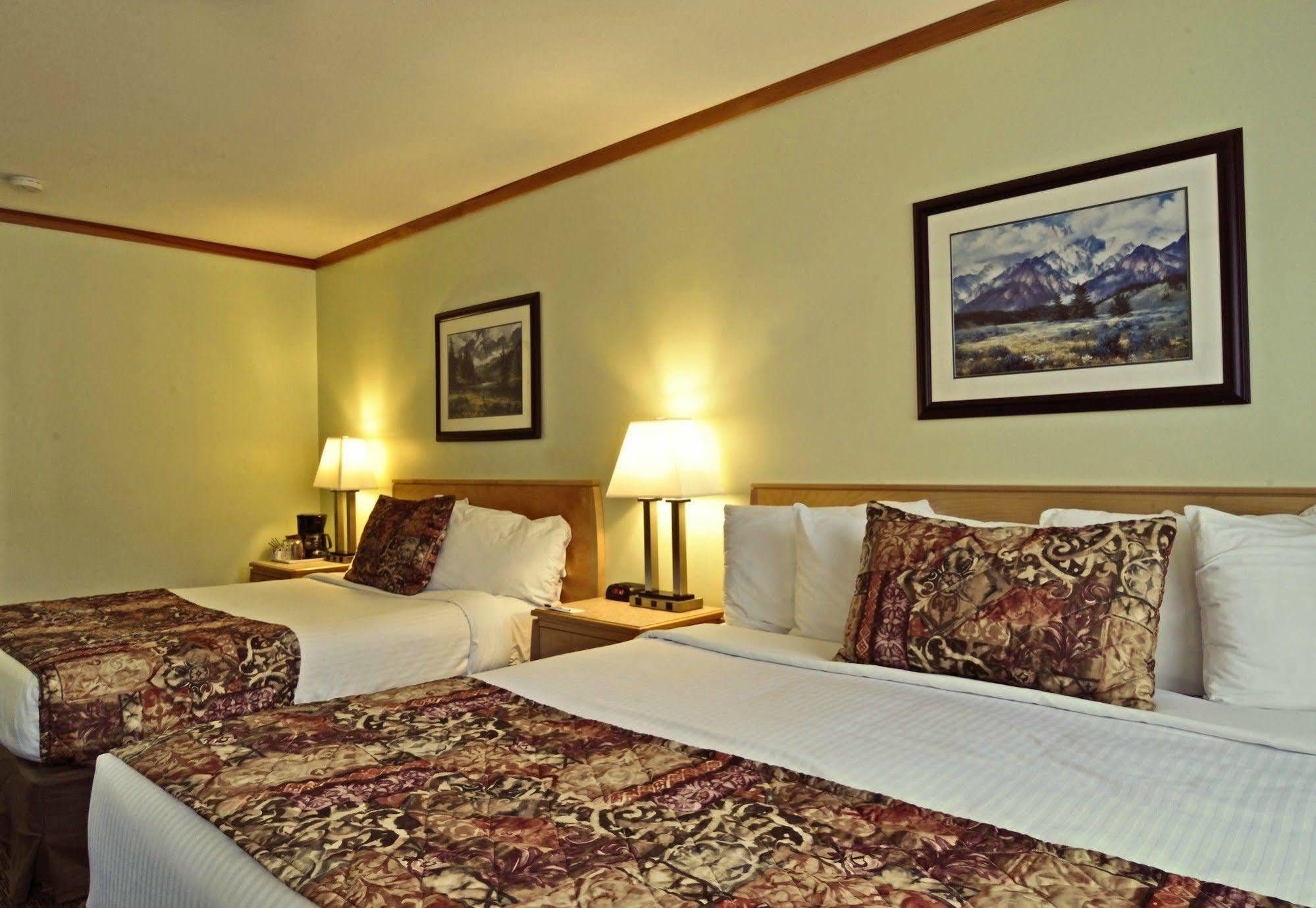 Travelodge By Wyndham Golden Sportsman Lodge Exteriér fotografie