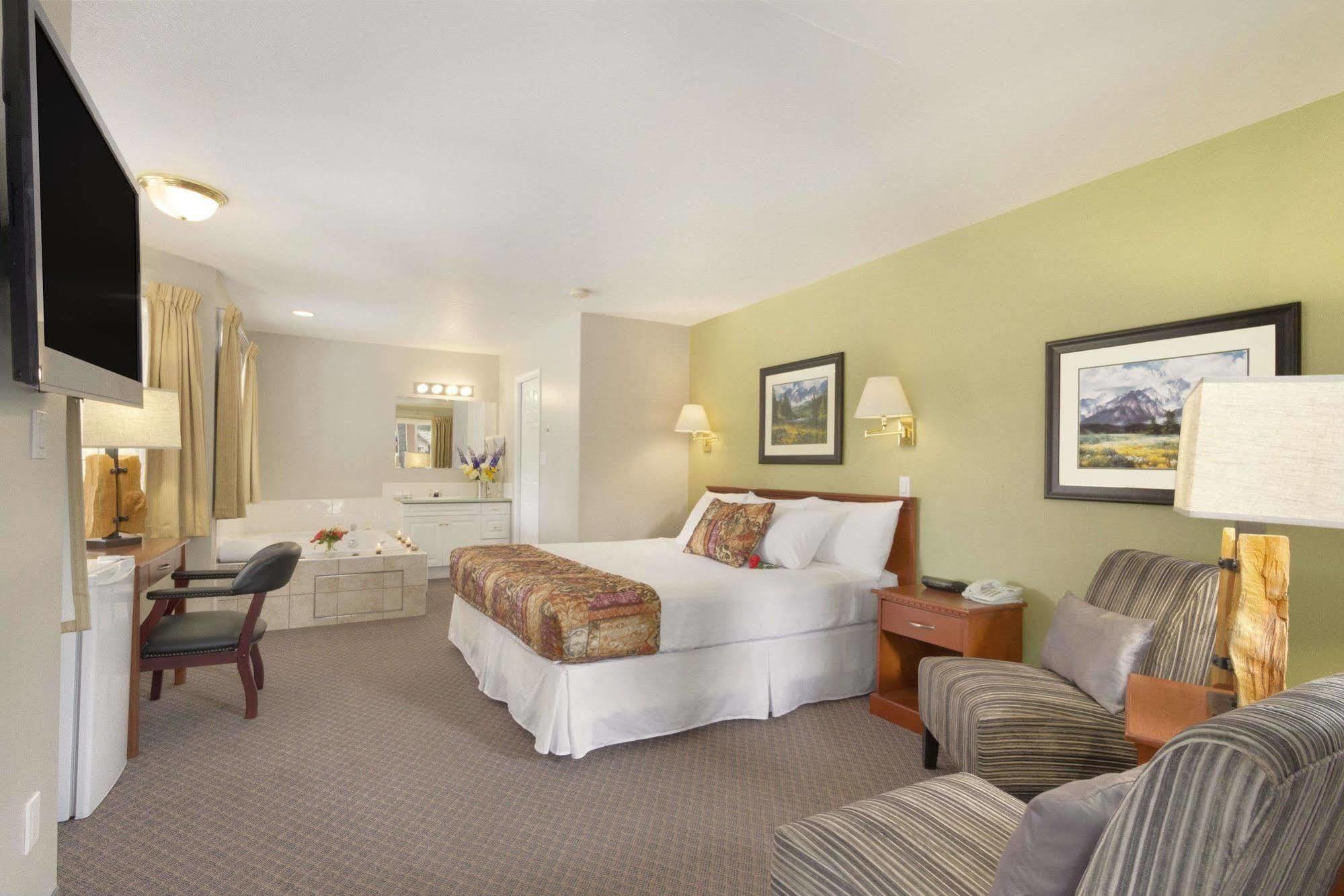 Travelodge By Wyndham Golden Sportsman Lodge Exteriér fotografie