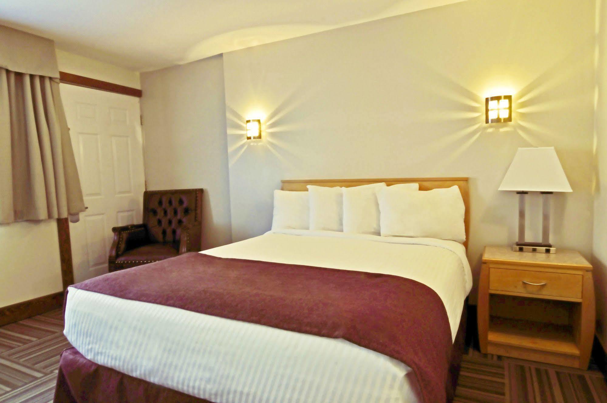Travelodge By Wyndham Golden Sportsman Lodge Exteriér fotografie