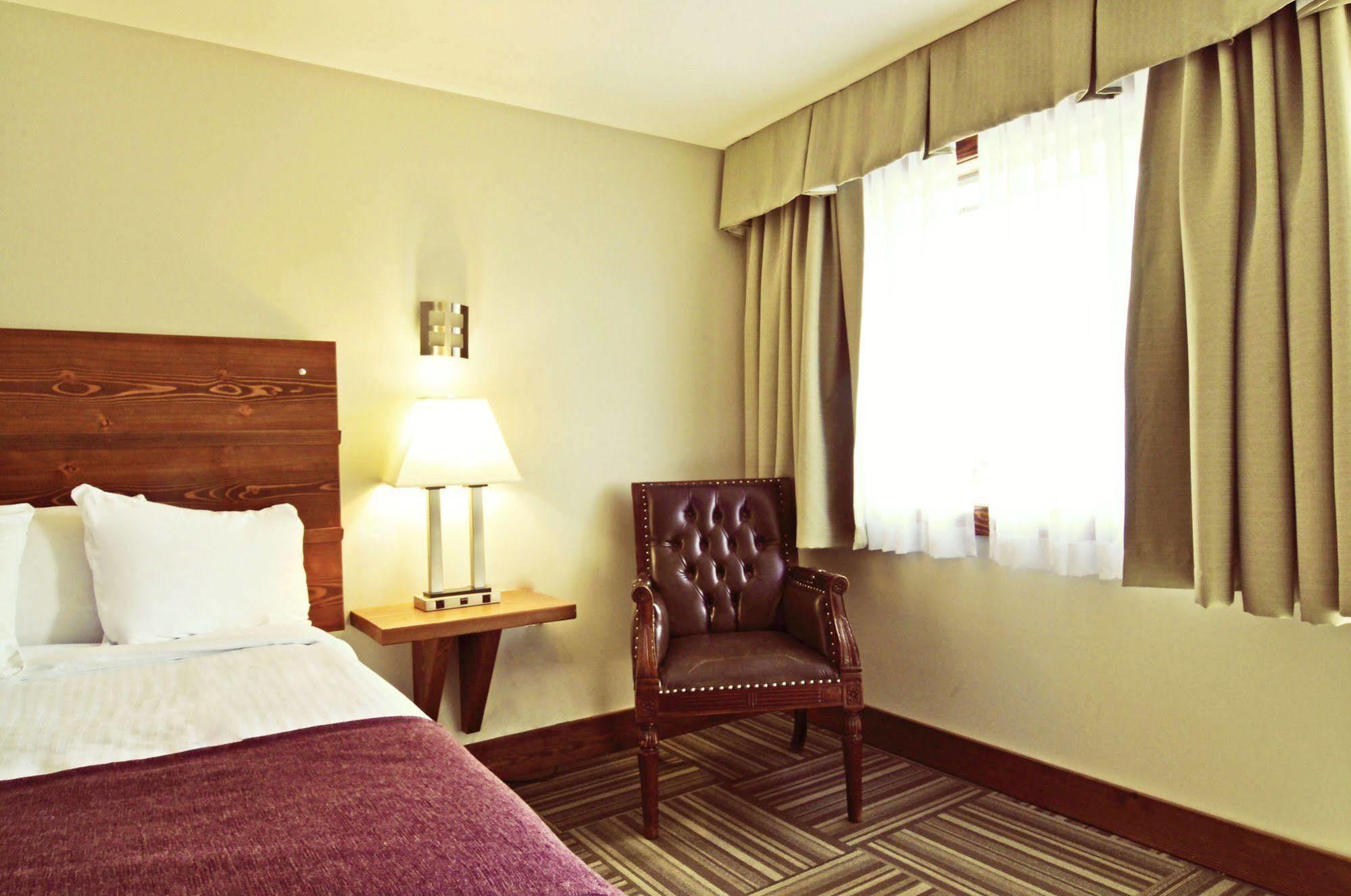 Travelodge By Wyndham Golden Sportsman Lodge Exteriér fotografie